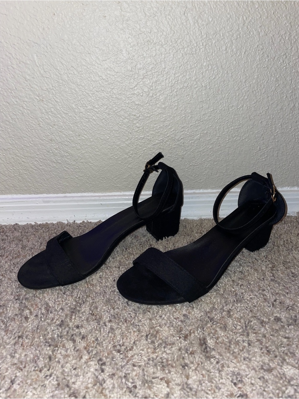 SHEIN: Classic Black Ankle-Strap Block Heel Sandals